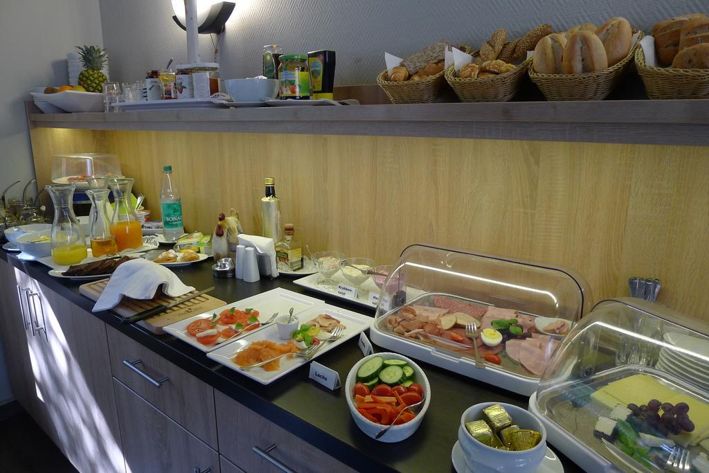 Hotel Mercedes City 본 외부 사진