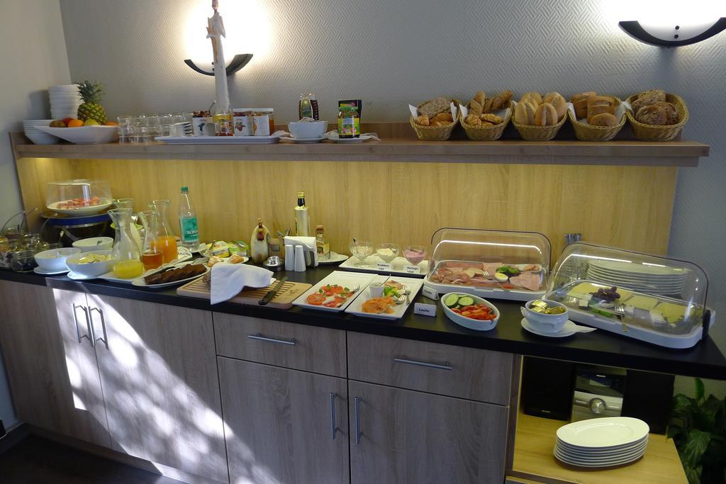 Hotel Mercedes City 본 외부 사진