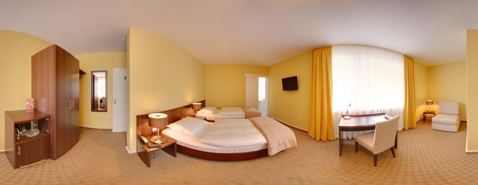 Hotel Mercedes City 본 외부 사진